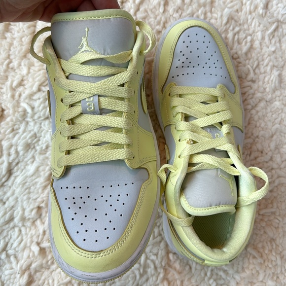 Nike Air Jordans - Picture 3 of 4